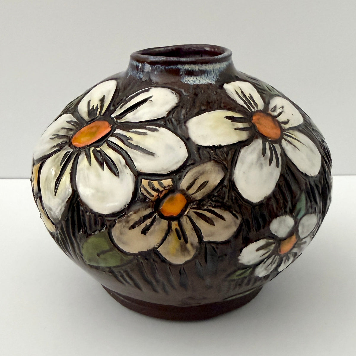 Sgraffito Vase - Daisies