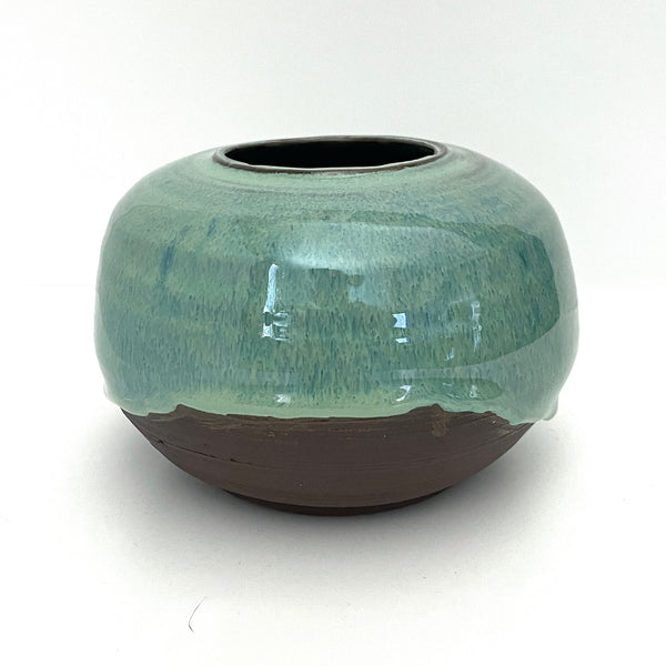 Low Globe Vase Green in Chocolate Clay