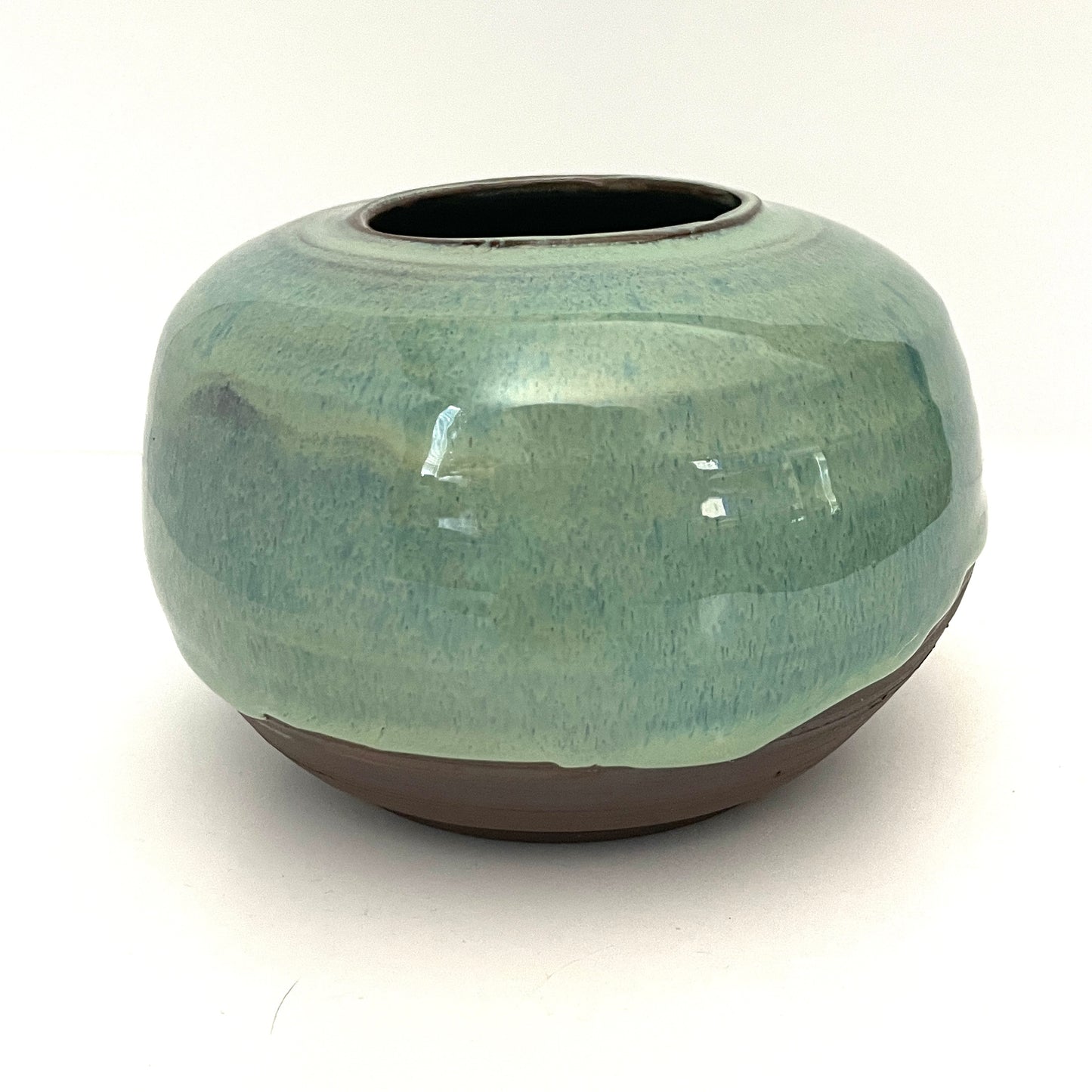 Low Globe Vase Green in Chocolate Clay