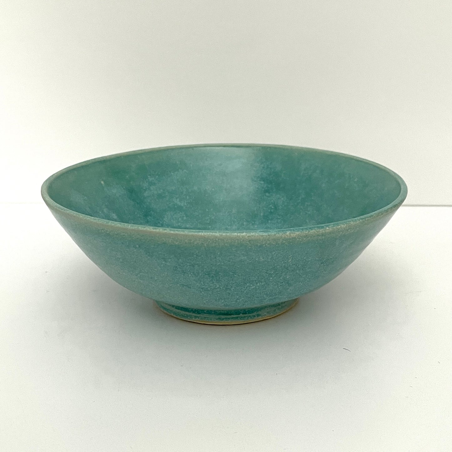 Medium bowl in light frosted blue