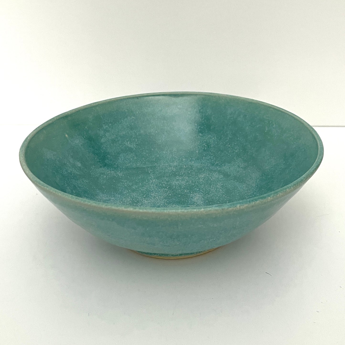 Medium bowl in light frosted blue