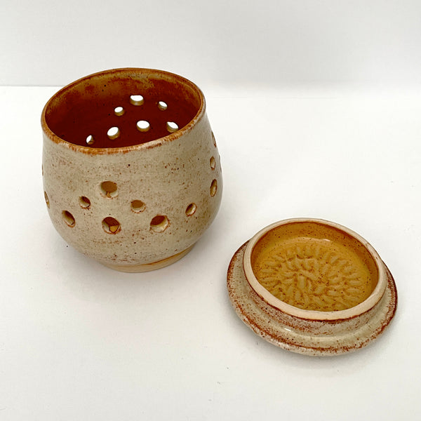 Ceramic Garlic Keeper with Garlic Grater Lid - Seconds