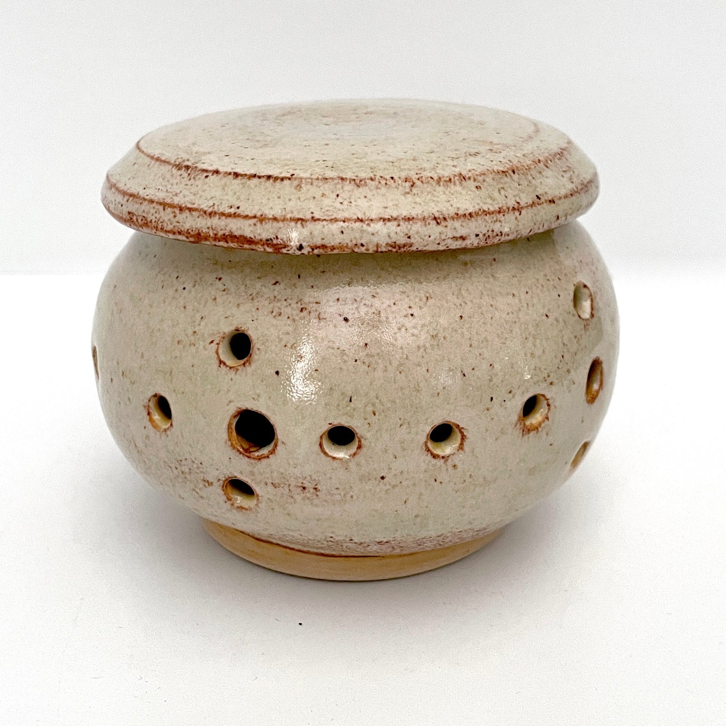 Ceramic Garlic Keeper with Garlic Grater Lid