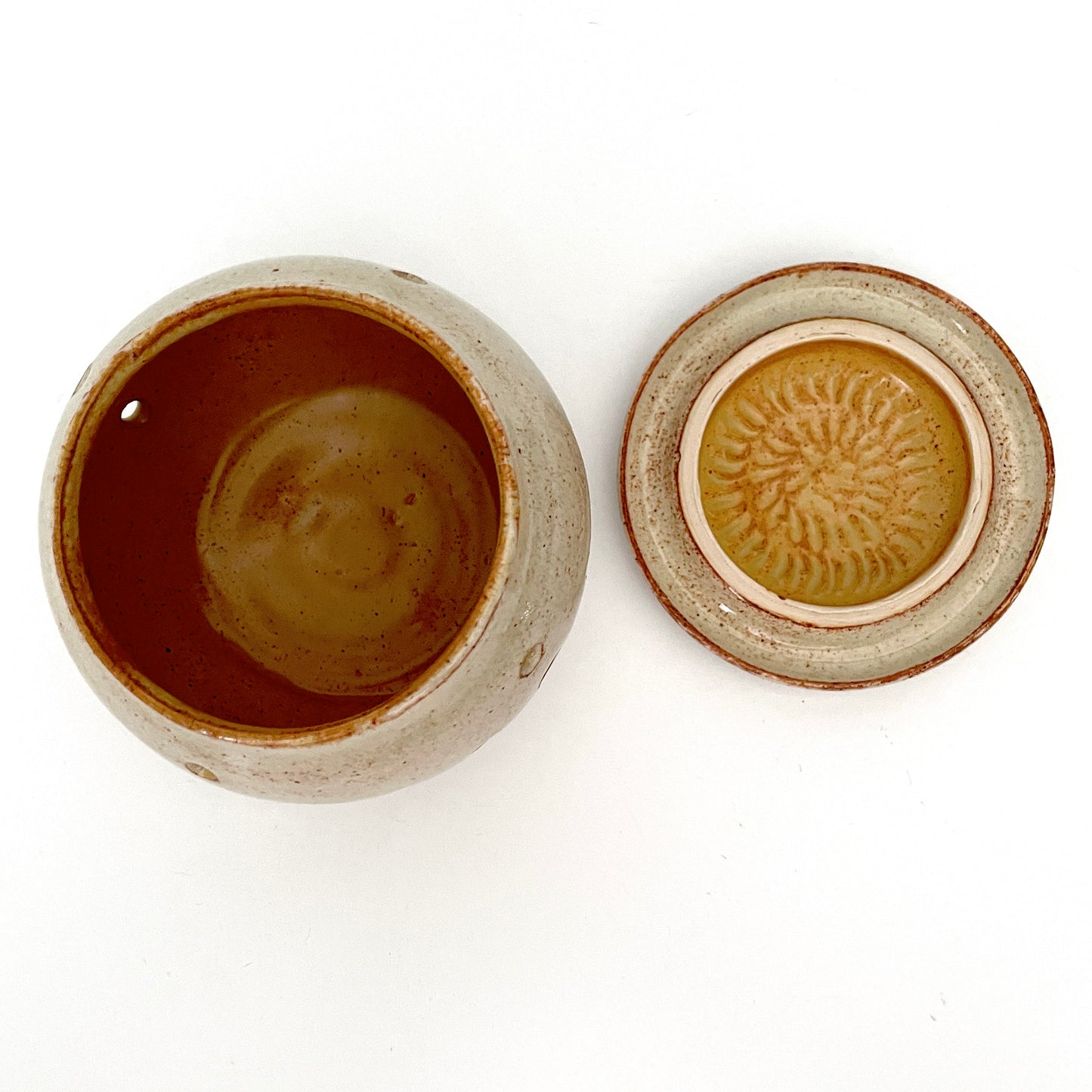 Ceramic Garlic Keeper with Garlic Grater Lid