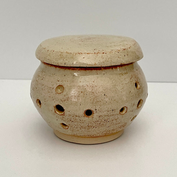 Ceramic Garlic Keeper with Garlic Grater Lid